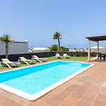 Villa Esterlicia Playa Blanca