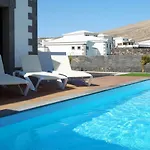 Esterlicia Villa Playa Blanca