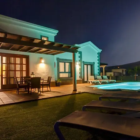 Esterlicia Villa