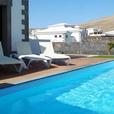 Esterlicia Villa Playa Blanca